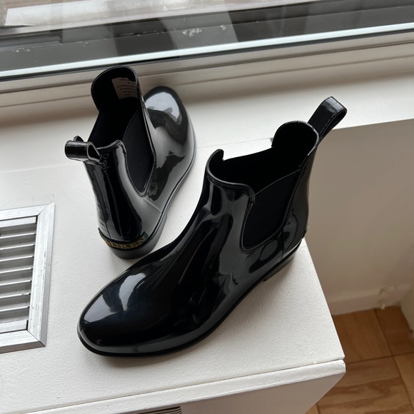 Ralph Lauren Women's Rain Boot. Size 6. - Picture 10 of 10